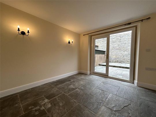 4 bedroom detached house to rent - Photo 1