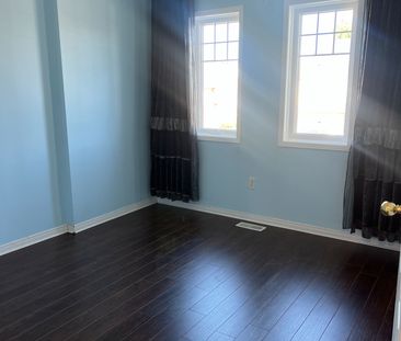 For Lease - 7 Settler's Court, Whitby, Ontario - Photo 5