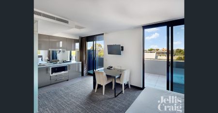 Stress free living in the heart of Hawthorn. - Photo 4