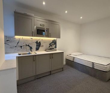 Studio to rent - Photo 1