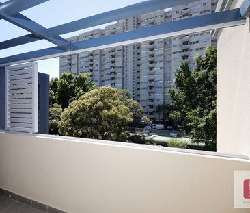 FULLY FURNISHED TWO BEDROOM APARTMENT WITH A/C IN EVERY ROOM! - Photo 1