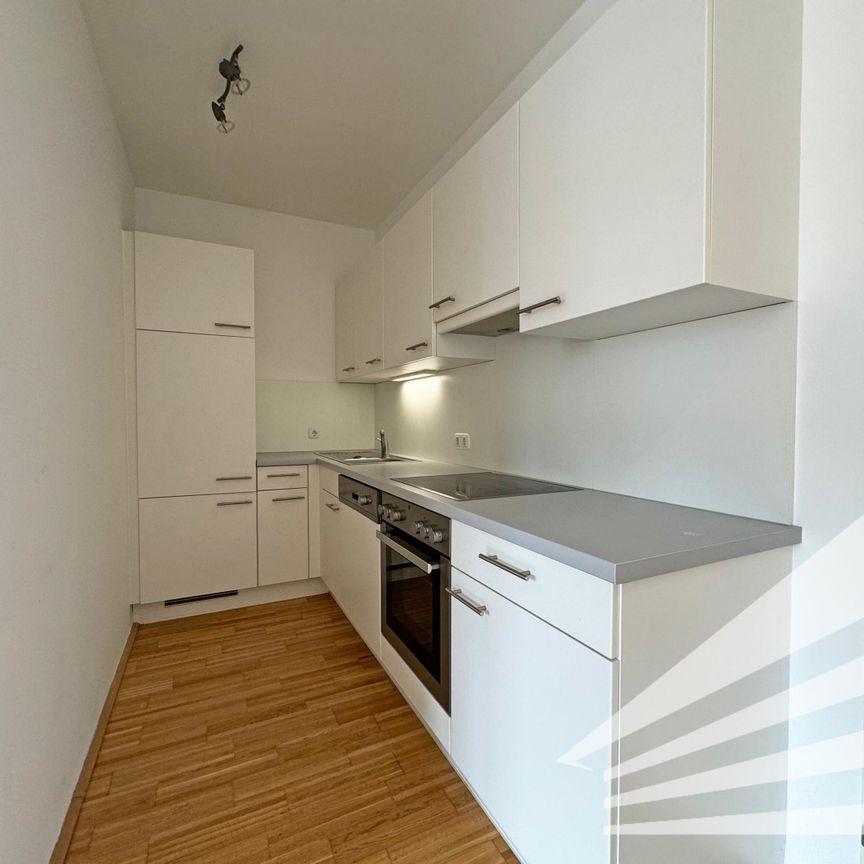 Ideal aufgeteilte 2 Zimmerwohnung mit Küche - Nähe Landstraße - Photo 1