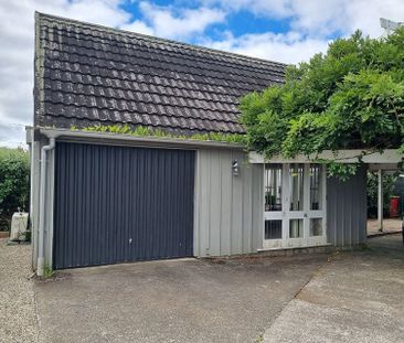Cosy Rental - partially furnished Old Whenuapai - Photo 3