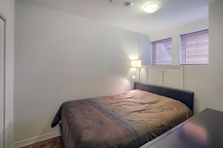 Condo for rent, Montréal (Ville-Marie) - Photo 2