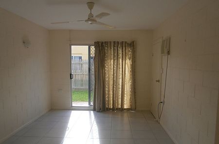 2 BEDROOM DUPLEX IN CENTRAL LOCATION - Photo 3