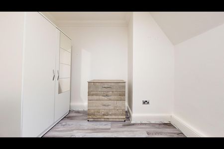 3 Bed Flat, Levita House, NW1 - Photo 5