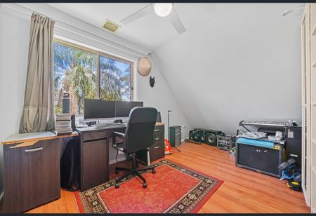 Charming Character-Built Family Home in a Prime Location Offering Privacy & Serenity - Photo 5