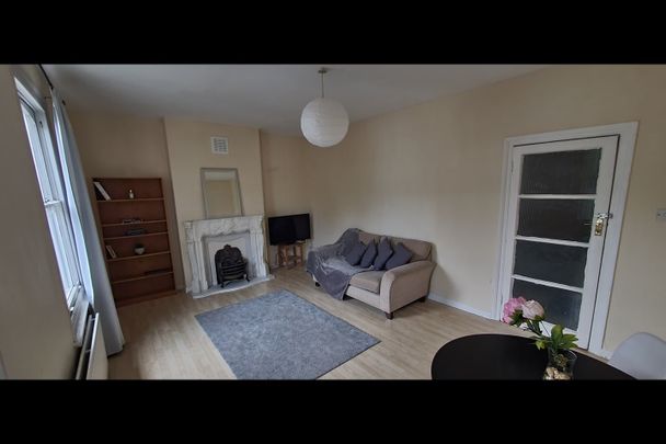 2 Bed Flat, Ashmead Road, SE8 - Photo 1