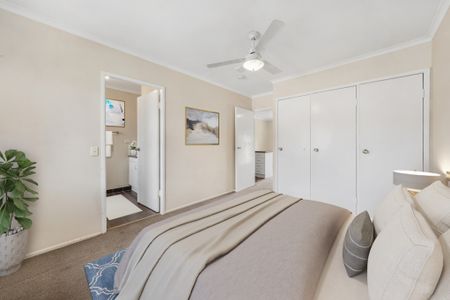 Charming One-bedroom apartment in the heart of Coorparoo - Photo 2