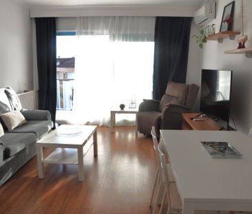 Apartamento de alquiler en Carrer de Santa Bàrbara, Centre - Photo 2