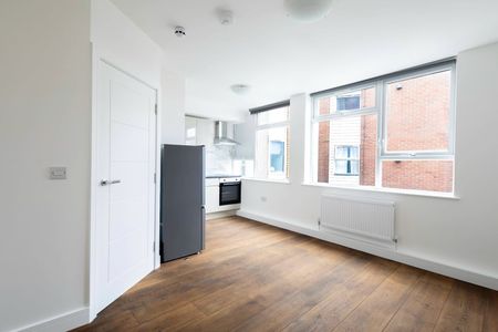 Studio Flat, Ballards Lane, N3 - Photo 2