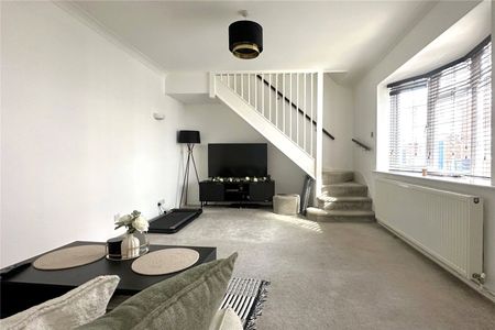 Belmont Mews, Camberley, Surrey, GU15 - Photo 3