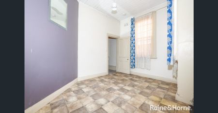 Centrally Located CBD - Available Now!!! - Photo 3