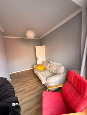 Room in a Shared House, Salisbury St, M14 - Photo 1