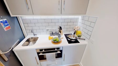 Two Bed Apartment - Photo 4