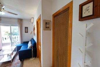 Apartamento 2 dormitorios con piscina al lado del mar