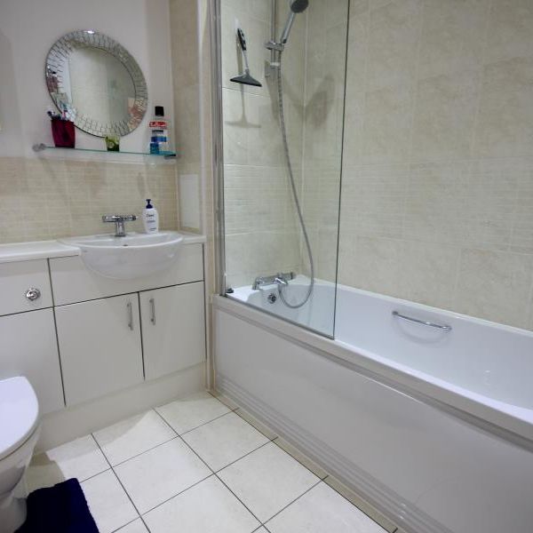 Guildford Road, Woking - 2 bedrooms Property for lettings - Seymours - Photo 1