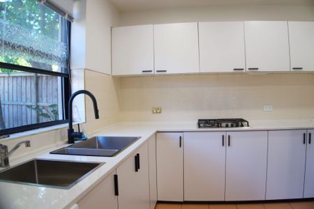 Frenchs Forest, 23a Cannons Parade - Photo 4