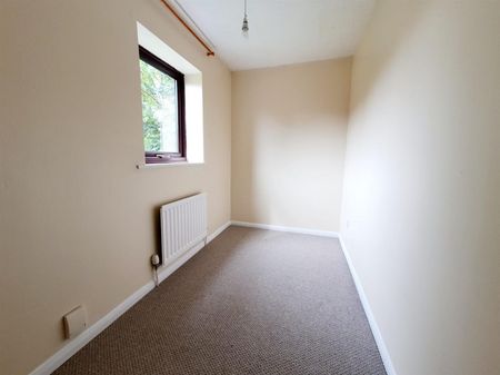 2 Bedroom House to Rent in Arundel Court, Kettering, Northants, NN15 - Photo 3