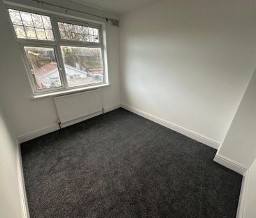 4 bedroom semi-detached house to rent - Photo 5