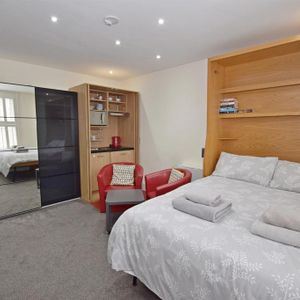 Studio to rent - Photo 2