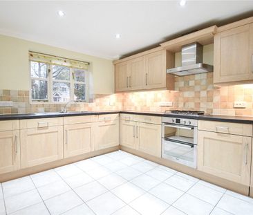 Well presented 3 bedroom end of terrace house for rent in the popul... - Photo 6