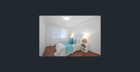 Bright, Spacious 5-Bedroom Home Baulkham Hills - Photo 4