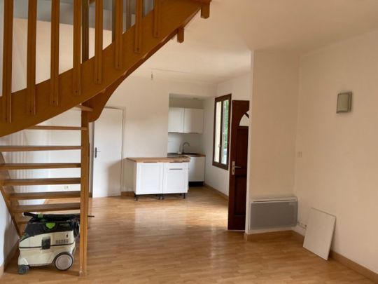 Libre le ..Maintenant Mt Loyer :735 Mt des charges :31,25 - Photo 1