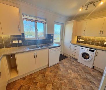 2 bedroom detached bungalow to rent - Photo 6