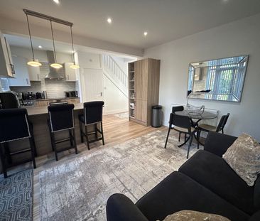 3 bedroom semi-detached house to rent - Photo 5