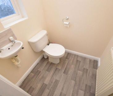 3 bedroom semi-detached house to rent - Photo 3