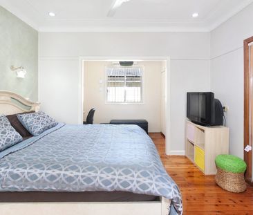 Spacious and Modern 3-Bedroom House !! - Photo 4