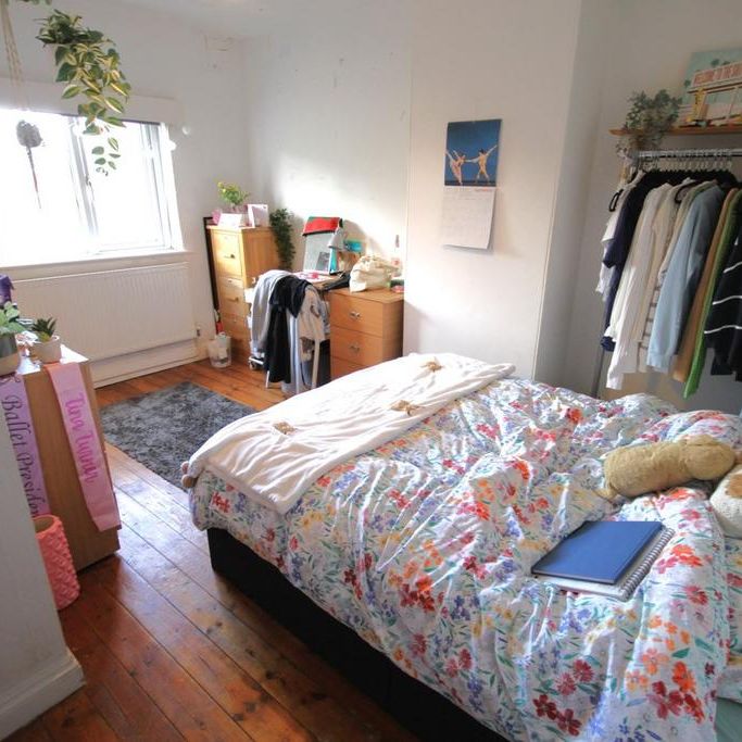 3 bedroom end of terrace house to rent - Photo 1