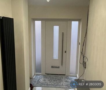 1 bedroom in a house share to rent - Photo 6