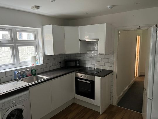 Room in a Shared House, Durban Road, E15 - Photo 1