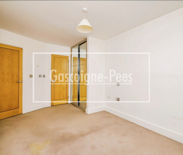 High Street, Addlestone - Photo 3