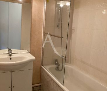 Location Appartement 3 pièces 54m² FONTENAY LE COMTE 85200 - Photo 3