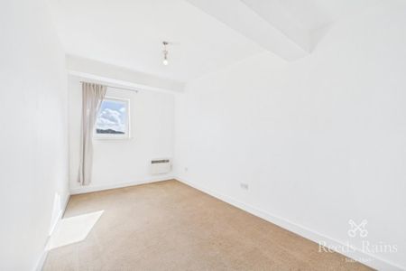 2 bedroom apartment to rent - Photo 4