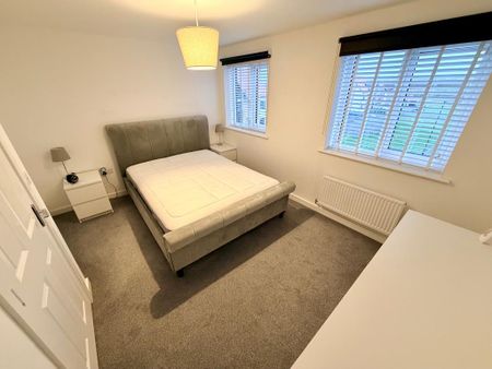 4 bedroom terraced house to rent - Photo 5