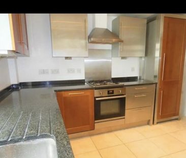 3 bedroom flat to rent - Photo 3