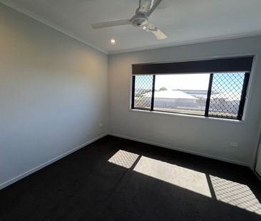 TWO-STORY TOWNHOUSE IN OORALEA - Photo 4