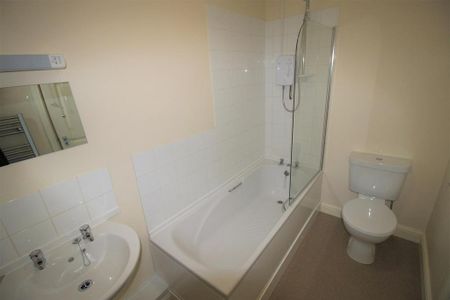 1 bedroom flat to rent - Photo 4