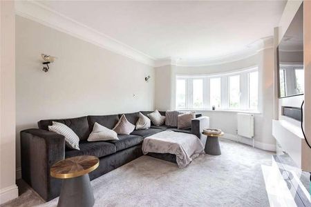 Horseman Side, Brentwood, Essex, CM14 - Photo 2