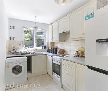 Lovelace Gardens, Surbiton - Photo 4