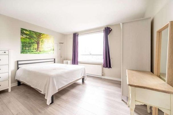 The Water Gardens, Hyde Park Estate, W2 - Photo 1