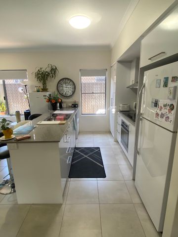 14 Whimbrel Crescent, Coodanup WA 6210 - House For Rent | Domain - Photo 3