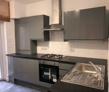 2 bedroom apartment to rent Clarendon Road, Southsea, PO4 - Photo 2