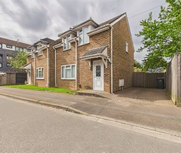 2 bedroom House in Florence Avenue, Maidenhead - Photo 3