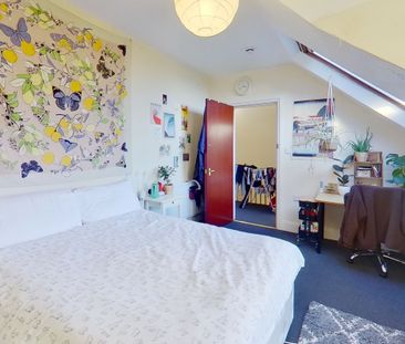 Regent Park Terrace , Hyde Park - Photo 1