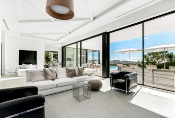 5 bedroom luxury Villa for rent in Rio Real, Spain